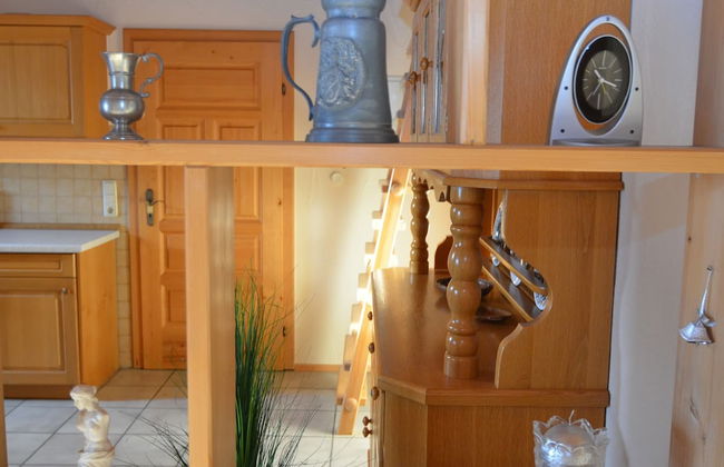 Restful Apartment with Sauna, Hot Tub, Fitness Room, Balcony - Photo 20