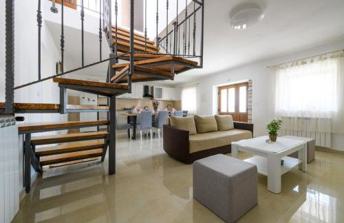 House Angela with private pool, private parking, wi-fi and fully fenced garden - WiiBuk - Foto 20