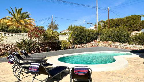 SUNNY Apartment in a Cosy Villa with shared swimming pool - Foto 5, sunbed