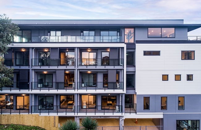 Sunrise Garden Suites - Photo 47