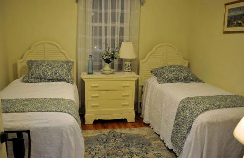 Spacious Cottage Rental with Creek Views near Harrisburg and Hershey, Pennsylvania - Foto 10