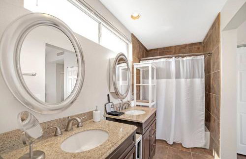 Spacious Modern Home Family or work WFH Friendly - Foto 23