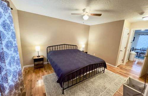 Peaceful Townhouse Near Lake - Foto 13