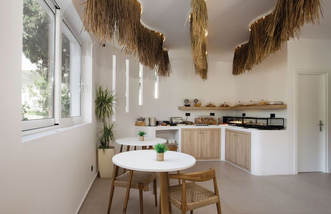 Stay Helios - Aparts & Pool Suites - Photo 63