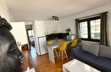 Apartamento en la Escala con piscina y parking - Photo 9