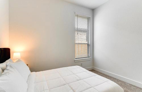 Patio and Pool Access Family Home in Tomball - Foto 16