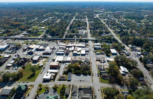 Cozy Downtown Seneca Bungalow - Foto 34