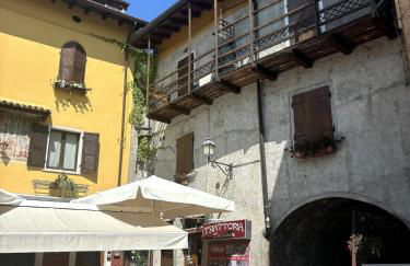 Mansarda con balcone nel cuore di Brenzone sul Garda - Foto 24