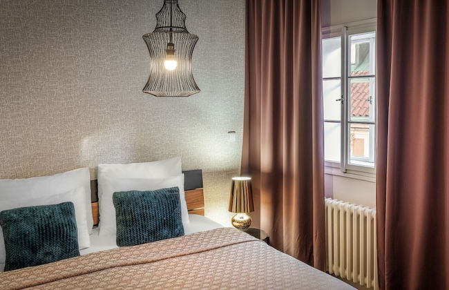 7 Tales Apartments by Adrez Living - Photo 16