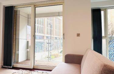 Luxury Corner Apartment by Cambridge Station with Free Allocated Underground Parking & Flexible Beds - Foto 9