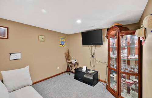 Cozy Retreat with Hot Tub in Peaceful Goshen home - Foto 10