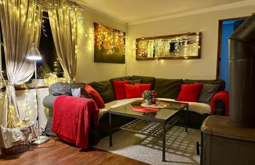 Domek Uroczy Golubie ,niedaleko stoku Koszałkowo ,balia,sauna,kominek,ognisko - Foto 1