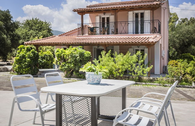 Emily Villas - Foto 1