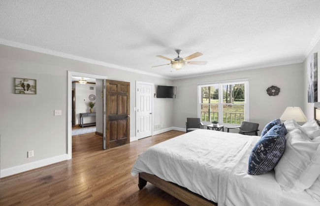 Porch Paradise by Avantstay New Pool, Firepit - Foto 22