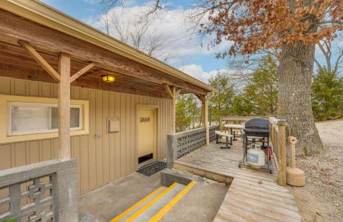 Walk to Lake and Trails Cape Fair Retreat with Grill! - Foto 21