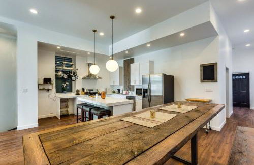 Converted Store Front Home Lets You Live Like a Local in the Heart of it All! condo - Foto 15