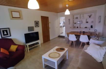 Chalet adosado con vistas a la montaña - Foto 3