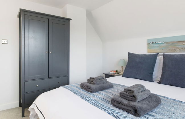 Coastal Retreat for 6 Close to Beaches - Photo 54