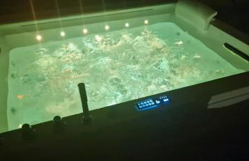 Holiday house with a swimming pool - Villa Melavita - Foto 40