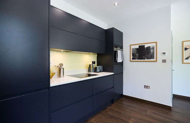 The Putney Hideaway - Modern and Elegant 3bdr Flat With Patio - Photo 11