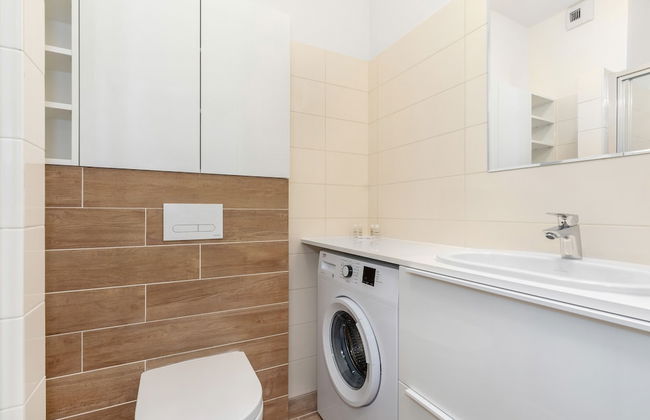 Aquamarina Onyx Apartments by Renters - Photo 33