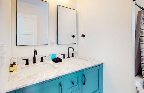 On Mountain Time - Photo 18