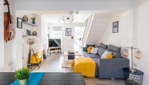 The Hollywood Beautiful 3 Bedroom House - Foto 2