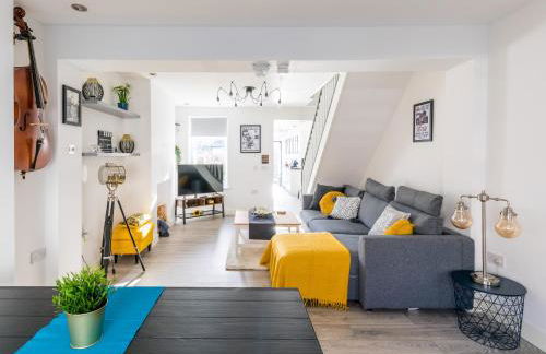 The Hollywood Beautiful 3 Bedroom House - Foto 2