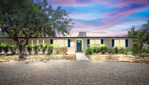 l NEW l 5BR 3BTH Large and Modern Home l Central LOC l 1 ACRE lot - Foto 1