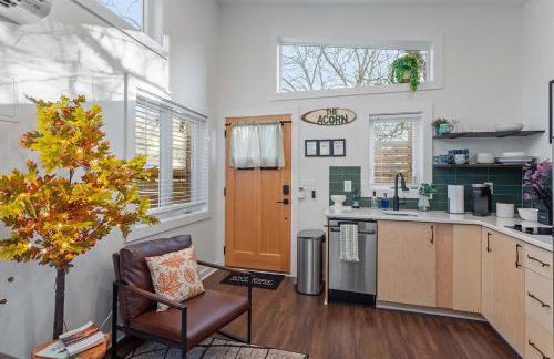 The Acorn - Tiny House in HISTORIC OAKWOOD - Foto 14