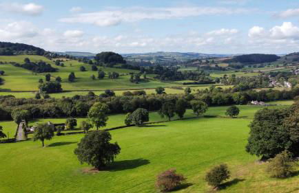 Hillside Haven, panoramic views Nr Bakewell - Photo 25