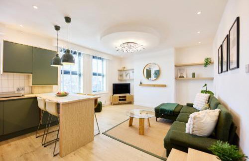 Aura - Elegant Retreat in Prime Leeds Location! - Foto 1