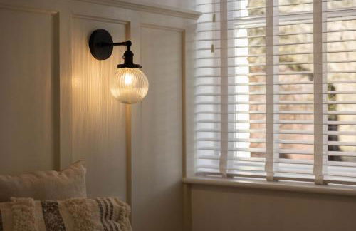 The Weights and Measures Office - Foto 16