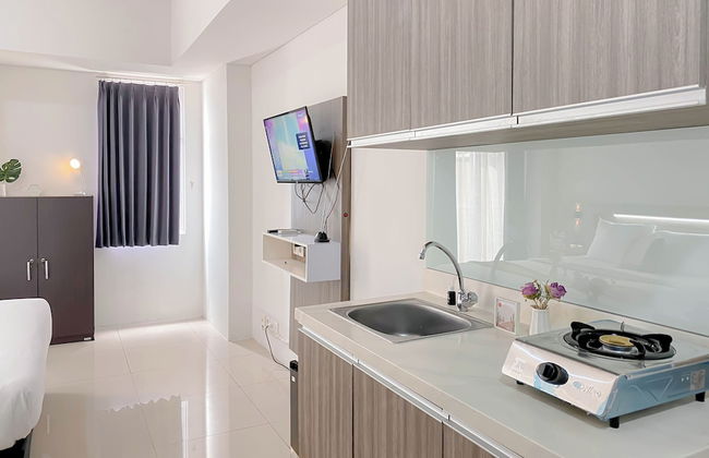 Cozy Studio Apartment At Vittoria Residence - Photo 10