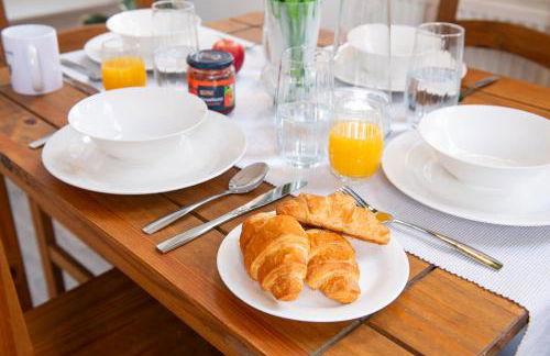 EcoCrest-Superior 2 Bedroom 2 Bath - Free Parking - Sleeps 5 - Photo 15