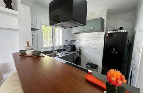 Preciosa casa con piscina desbordante y vistas al mar - Foto 32