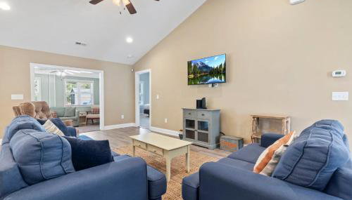 Coastal Pet Friendly Getaway in Murrels Inlet! Perfect for 8 Guests! - Foto 1