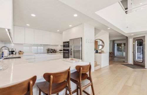 Malibu Breeze - hot tub, ocean view, steps to beach - Foto 12