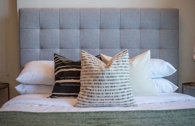 Luxe Apartments near Dubai Mall, Burj Khalifa - Pool, Gym, & Parking by Sojo Stay - Photo 29