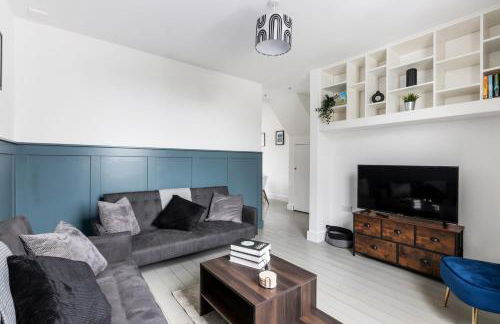 St Albans Centre Home - 4BR - 2 FREE parking - Photo 6