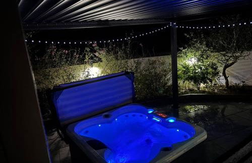 Little Woodlands Chalet with Private Garden & Hot Tub - Foto 45