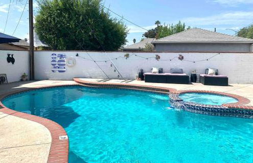 Tranquil Poolside Oasis with BBQ and Serene Ambiance - Foto 14