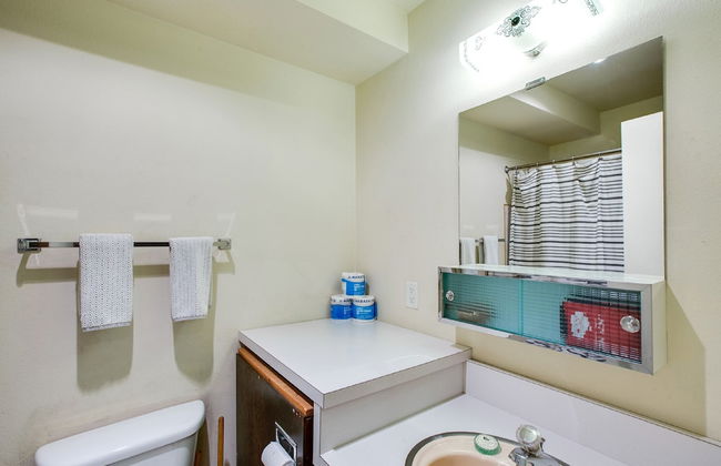 37SLL - Economical - Convenient - Kitchenette - Sleeps 2 - Foto 7