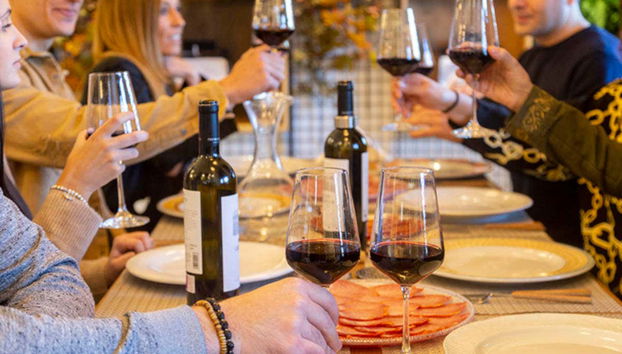 Brindando en Lisardo Castro