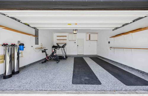 Resort vibe with Pool and Hot tub Downtown skyline views - Photo 60