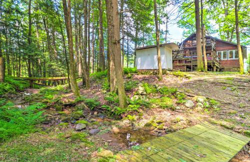 Secluded and Quiet Pocono Mountain Cabin with Hot Tub! - Foto 26