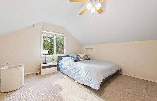 Private park in a cozy home next to I-90 huge yard - Foto 49