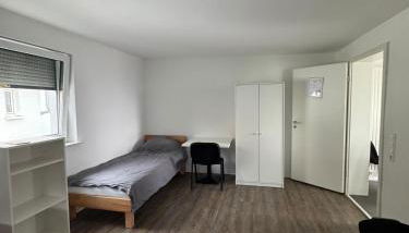 Unterkunft nahe Flughafen, mit Dachterrasse, 3 Schlafzimmer - Foto 4, wardrobe