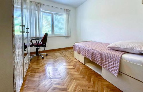 Lovely Apartment In Katuni With Wifi - Foto 25