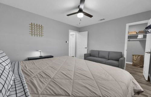 Bright 1BR Condo close to Food and Entertainment - Foto 7